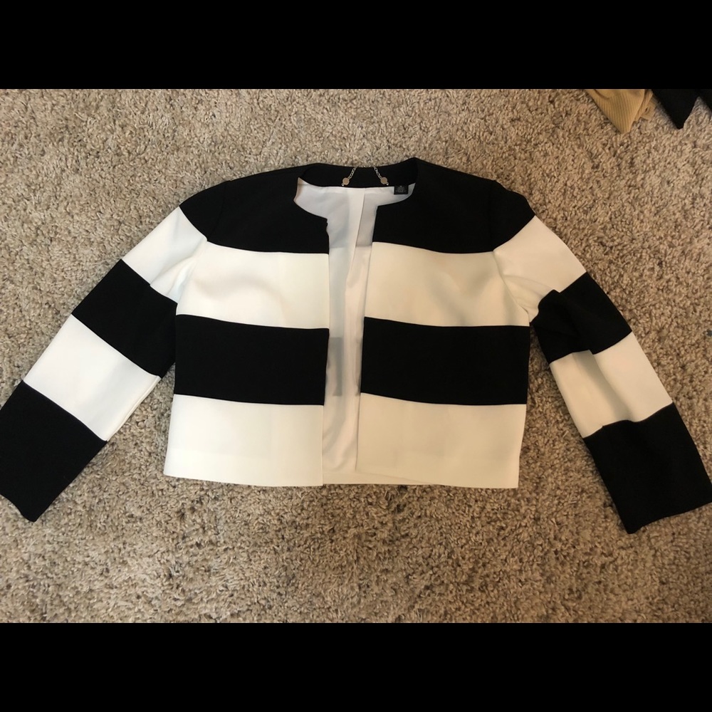 Cropped Blazer